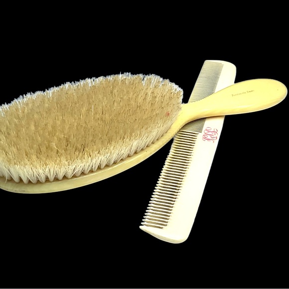 🌺Vintage French Ivory Brush & Comb - Picture 2 of 11